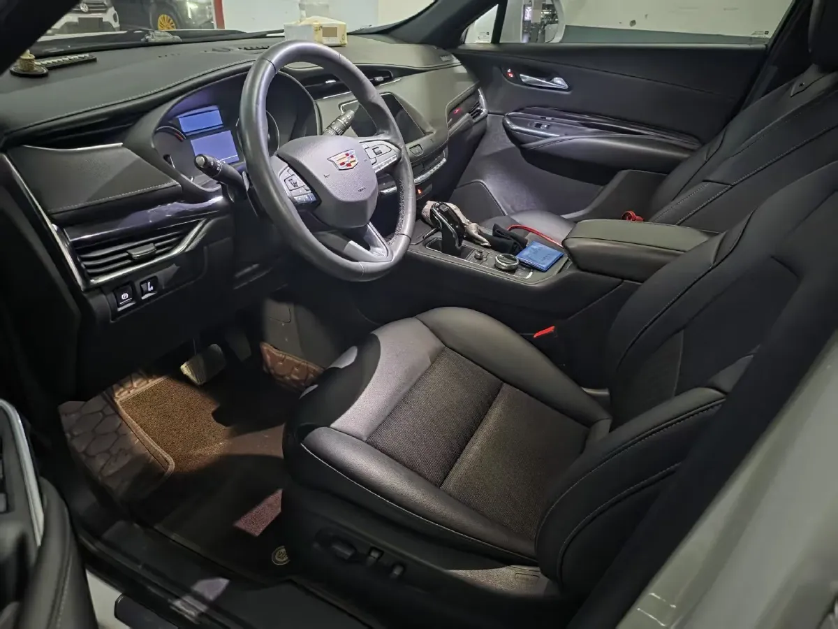 2021 Cadillac XT4 2.0T 237HP L4 9AT,autocango,china used car exporter,china ev exporter,chinese used car exporter,chinese used ev exporter