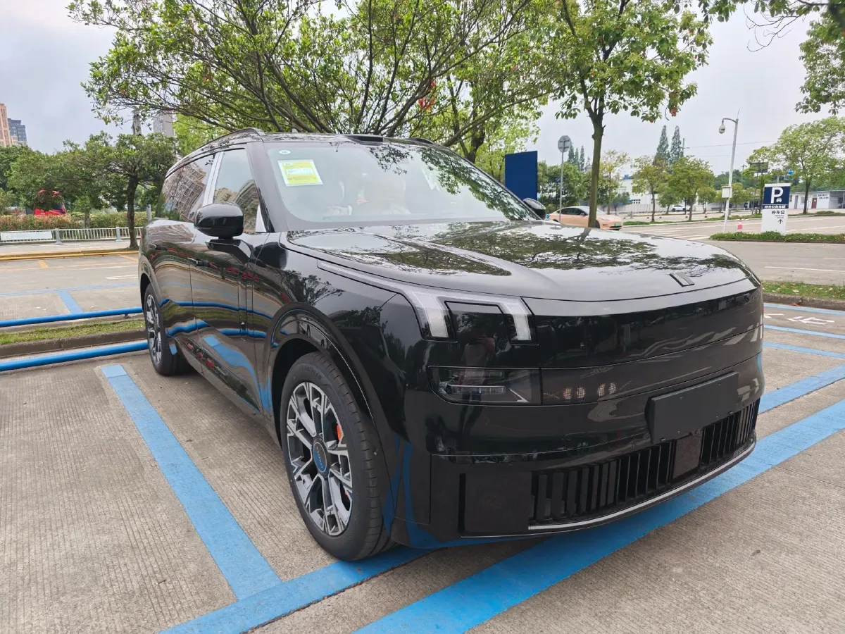 2025 LYNK&CO 900 2.0T 254HP L4 3DHT PHEV,autocango,china used car exporter,china ev exporter,chinese used car exporter,chinese used ev exporter