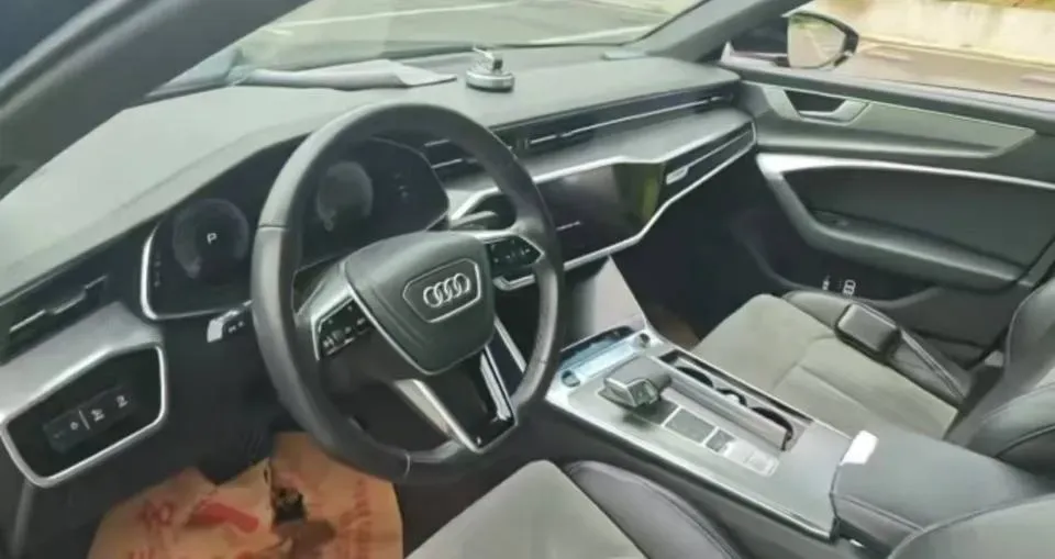 2024 Audi A6L 2.0T 245HP L4 7DCT,autocango,china used car exporter,china ev exporter,chinese used car exporter,chinese used ev exporter