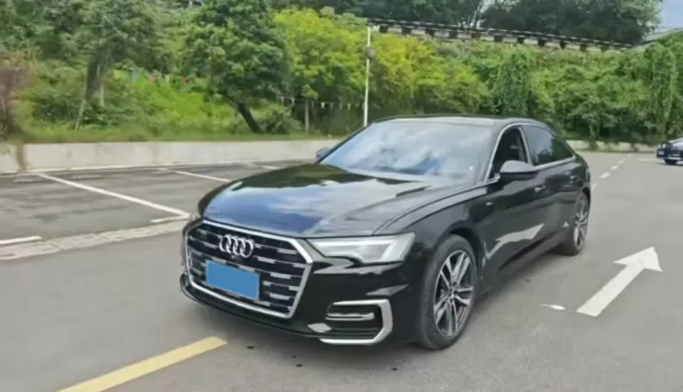 2024 Audi A6L 2.0T 245HP L4 7DCT,autocango,china used car exporter,china ev exporter,chinese used car exporter,chinese used ev exporter