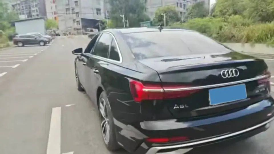 2024 Audi A6L 2.0T 245HP L4 7DCT,autocango,china used car exporter,china ev exporter,chinese used car exporter,chinese used ev exporter