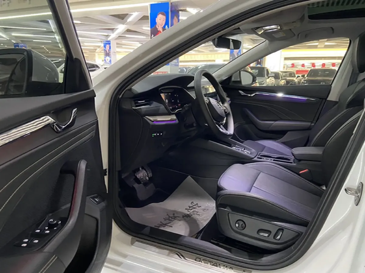 2023 Skoda Octavia 1.4T 150HP L4 7DCT,autocango,china used car exporter,china ev exporter,chinese used car exporter,chinese used ev exporter