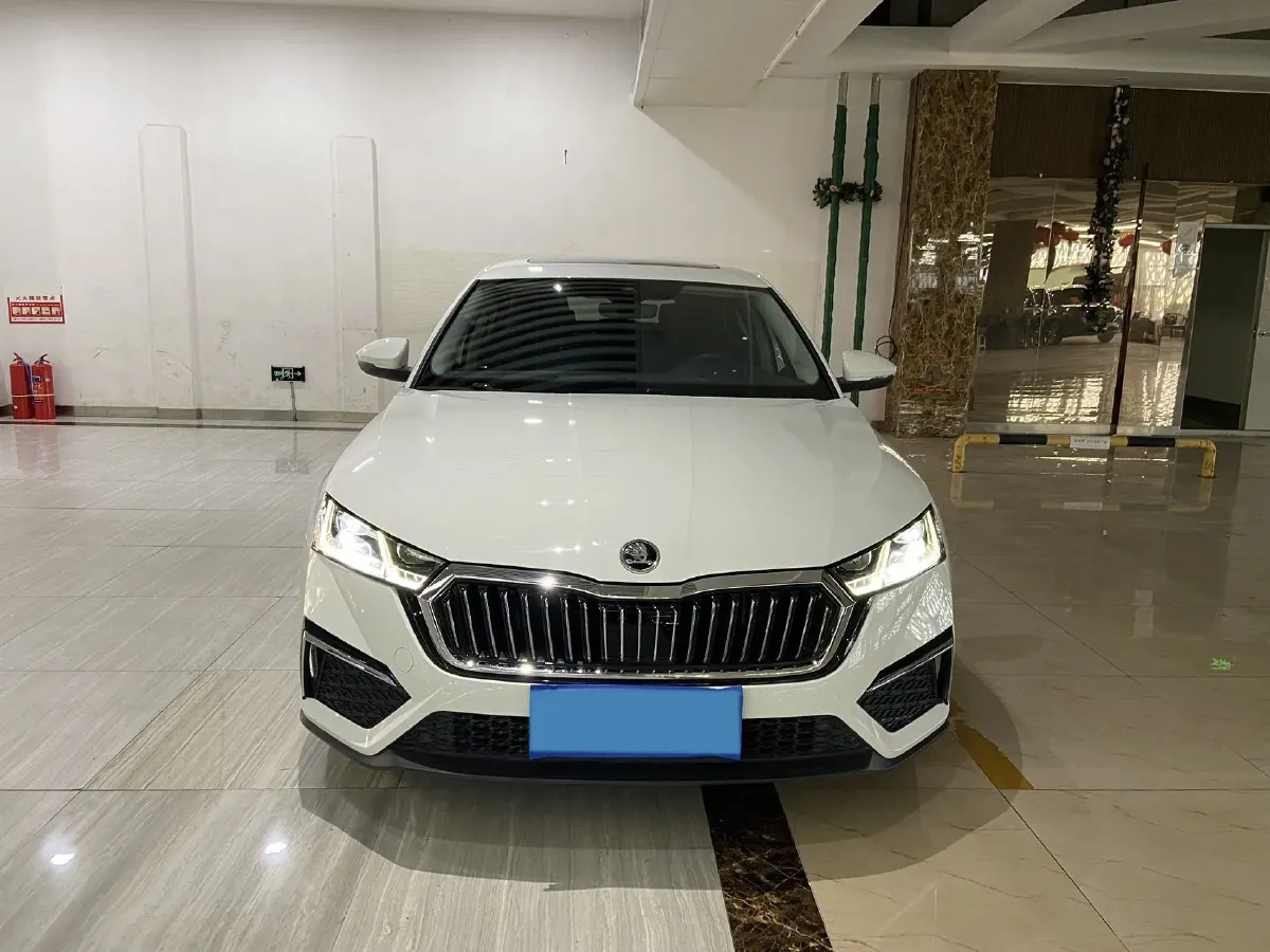 2023 Skoda Octavia 1.4T 150HP L4 7DCT,autocango,china used car exporter,china ev exporter,chinese used car exporter,chinese used ev exporter