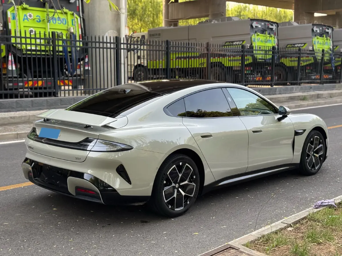 2024 MI SU7 BEV 73.6KWH,autocango,china used car exporter,china ev exporter,chinese used car exporter,chinese used ev exporter