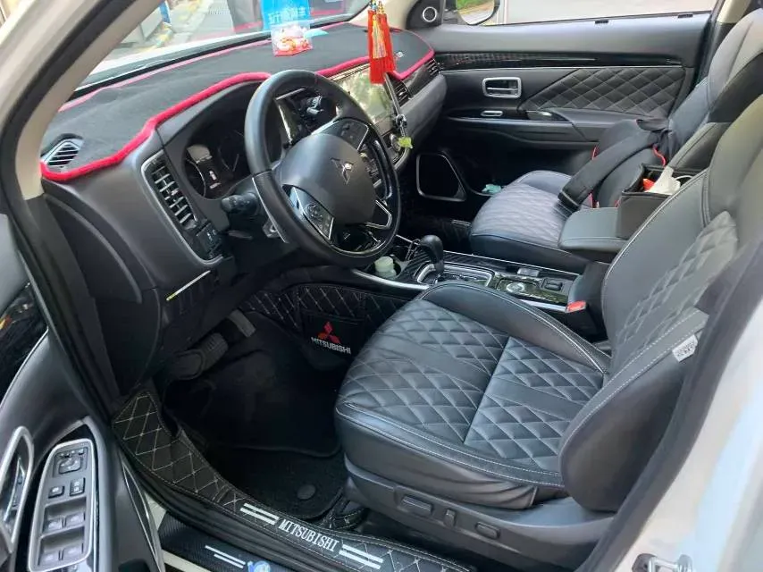 2020 Mitsubishi Outlander 2.4L 192HP L4 CVT,autocango,china used car exporter,china ev exporter,chinese used car exporter,chinese used ev exporter