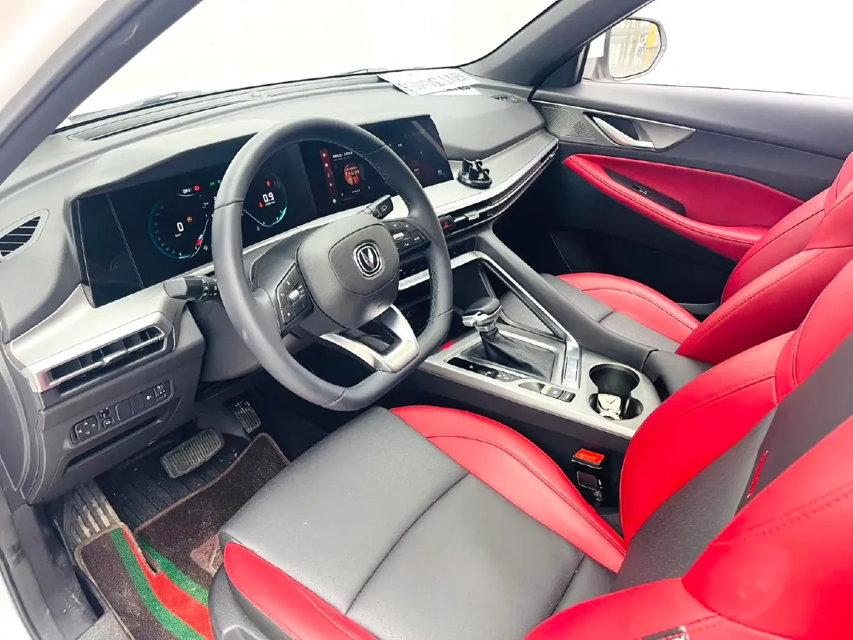 2021 ChangAn CS35 Plus 1.4T 160HP L4 7DCT,autocango,china used car exporter,china ev exporter,chinese used car exporter,chinese used ev exporter