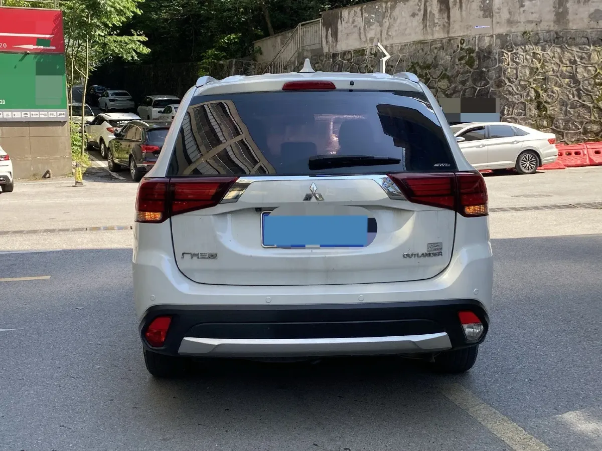 2018 Mitsubishi Outlander 2.4L 192HP L4 CVT,autocango,china used car exporter,china ev exporter,chinese used car exporter,chinese used ev exporter