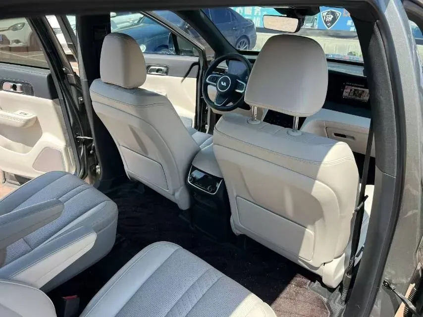 2020 Li ONE Range Extended 131HP REEV 40.5KWH,autocango,china used car exporter,china ev exporter,chinese used car exporter,chinese used ev exporter