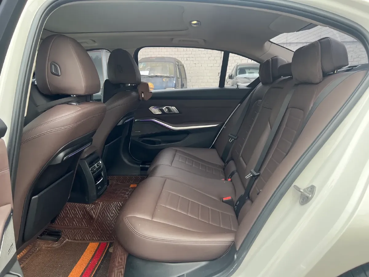 2021 BMW 3 Series 2.0T 184HP L4 8AT,autocango,china used car exporter,china ev exporter,chinese used car exporter,chinese used ev exporter