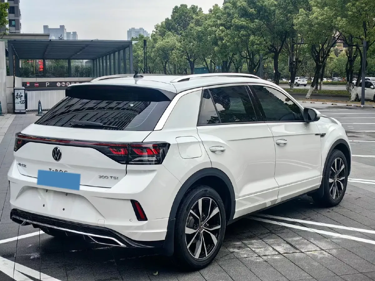2024 Volkswagen T-Roc 1.5T 160HP L4 7DCT,autocango,china used car exporter,china ev exporter,chinese used car exporter,chinese used ev exporter