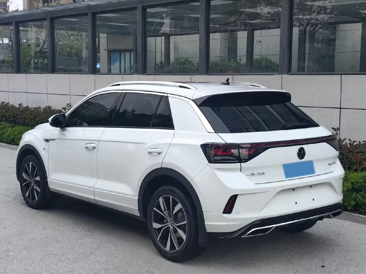 2024 Volkswagen T-Roc 1.5T 160HP L4 7DCT,autocango,china used car exporter,china ev exporter,chinese used car exporter,chinese used ev exporter