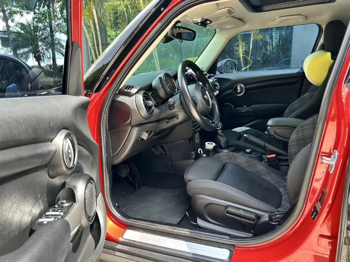 2018 MINI MINI 1.5T 136HP L3 6AT,autocango,china used car exporter,china ev exporter,chinese used car exporter,chinese used ev exporter