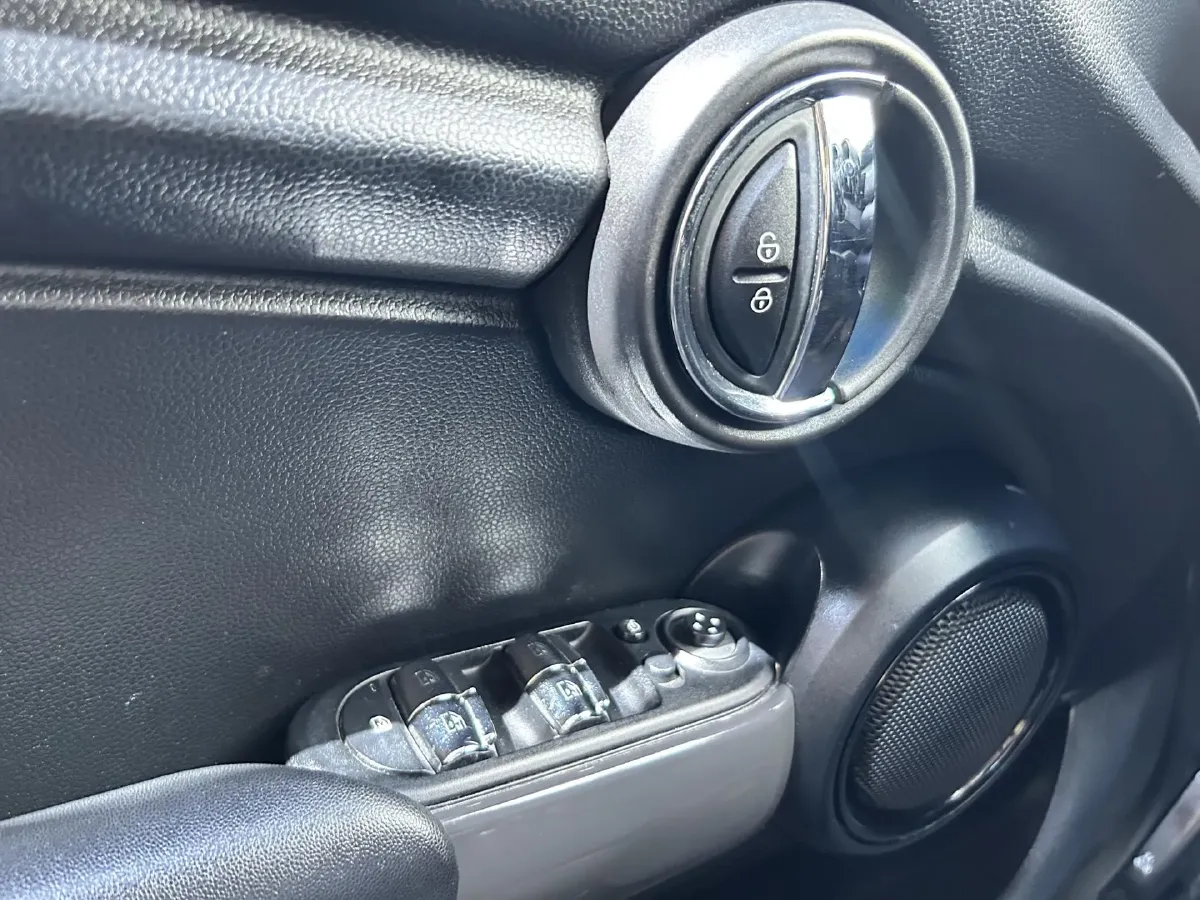2018 MINI MINI 1.5T 136HP L3 6AT,autocango,china used car exporter,china ev exporter,chinese used car exporter,chinese used ev exporter