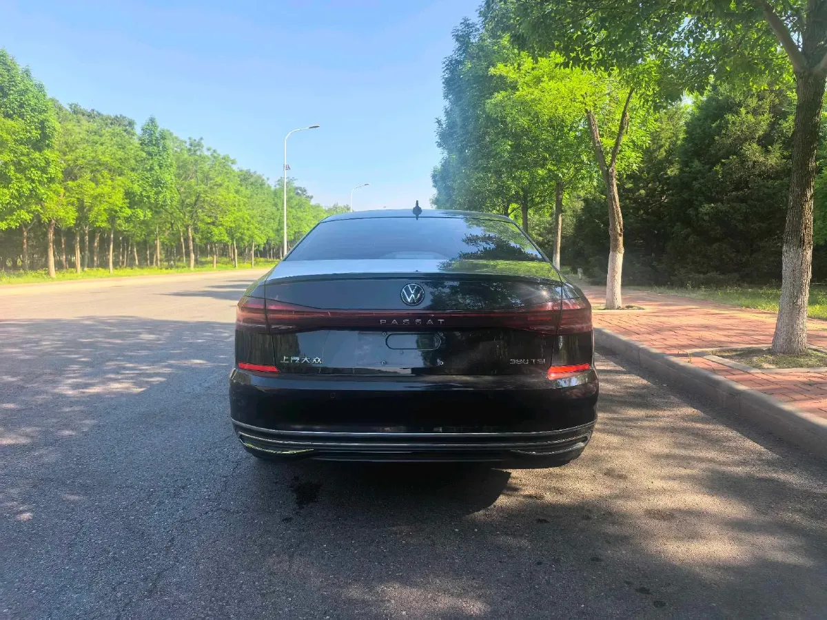 2023 Volkswagen Passat 2.0T 220HP L4 7DCT,autocango,china used car exporter,china ev exporter,chinese used car exporter,chinese used ev exporter