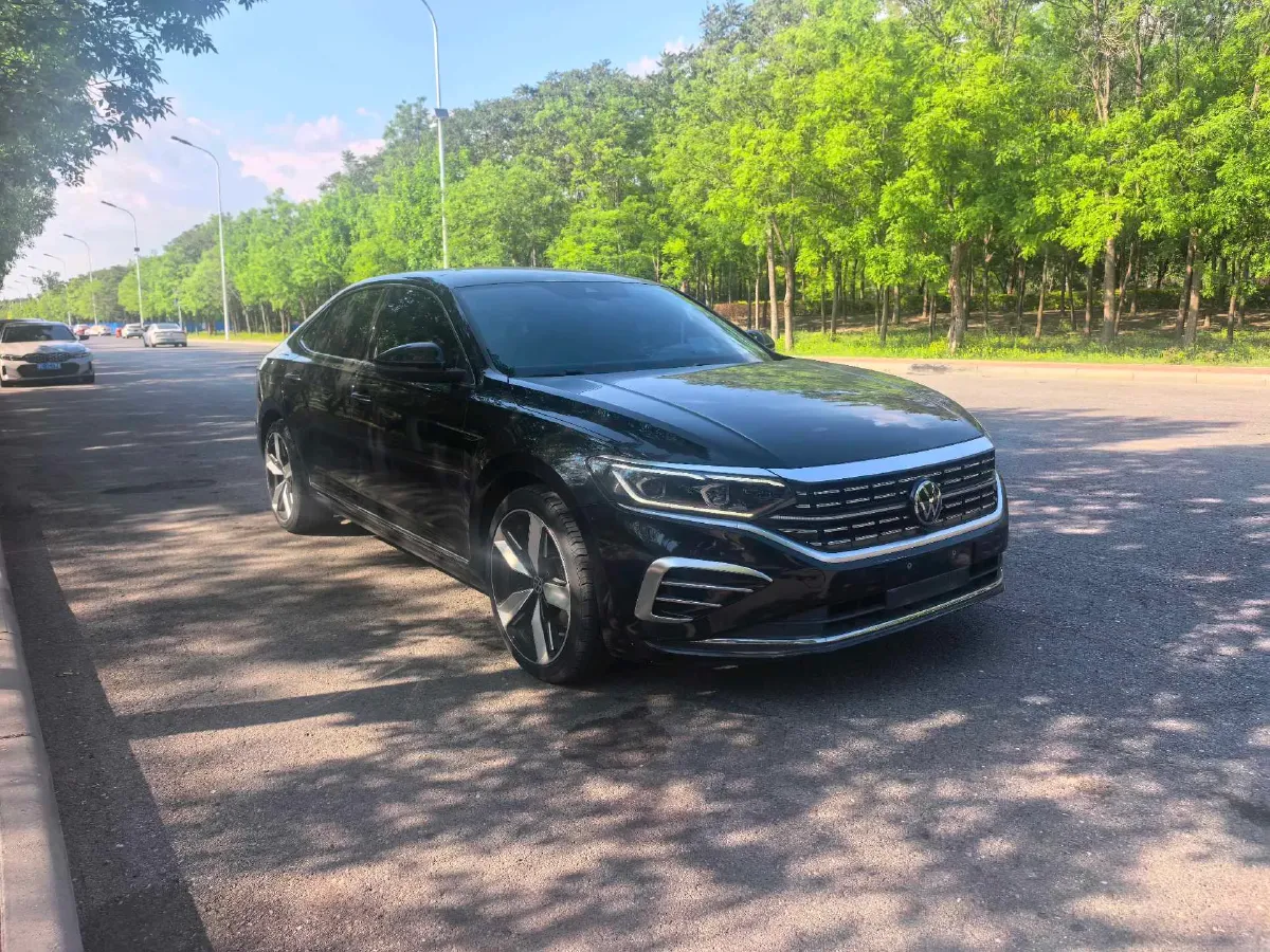 2023 Volkswagen Passat 2.0T 220HP L4 7DCT,autocango,china used car exporter,china ev exporter,chinese used car exporter,chinese used ev exporter
