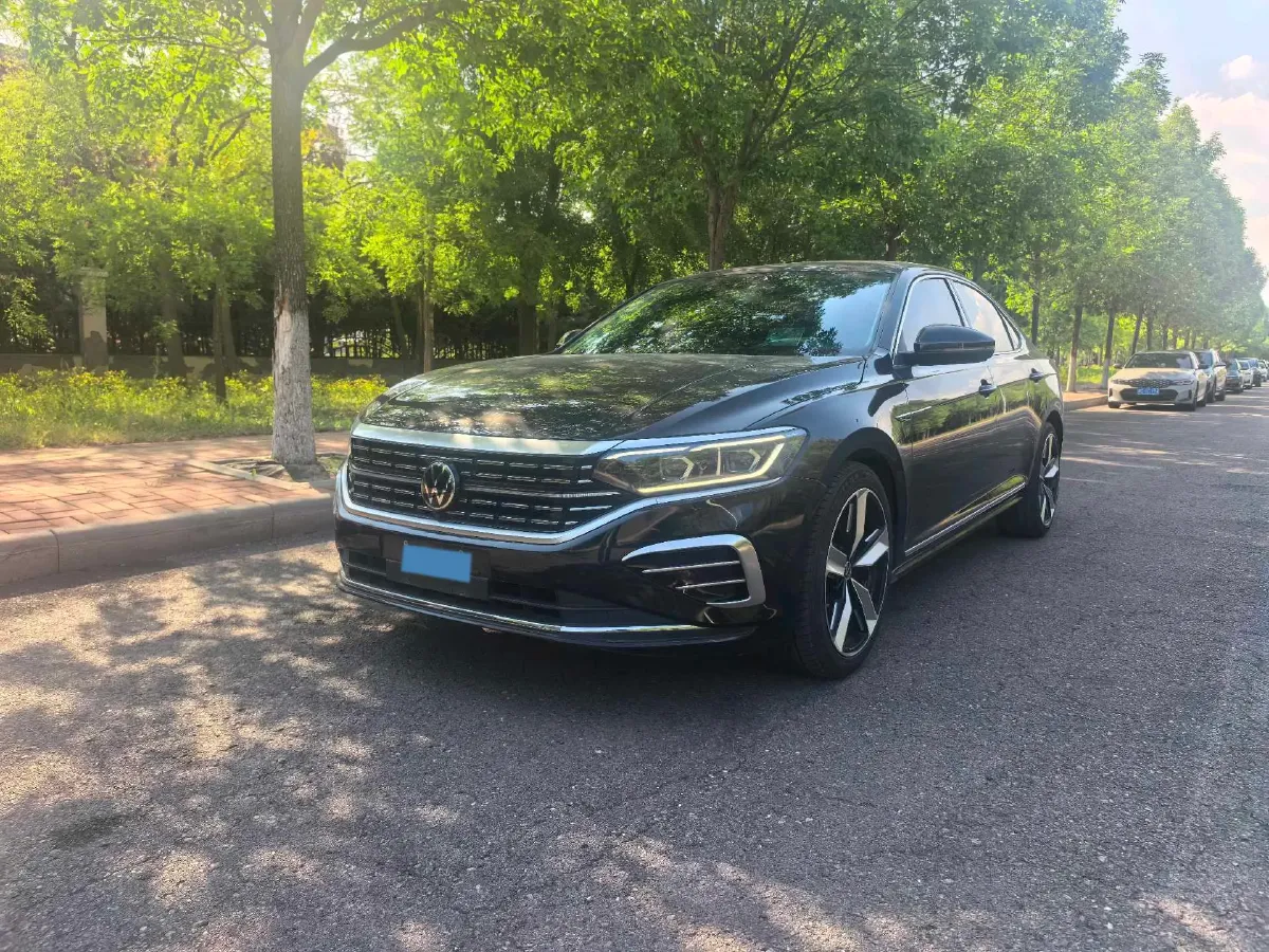 2023 Volkswagen Passat 2.0T 220HP L4 7DCT,autocango,china used car exporter,china ev exporter,chinese used car exporter,chinese used ev exporter