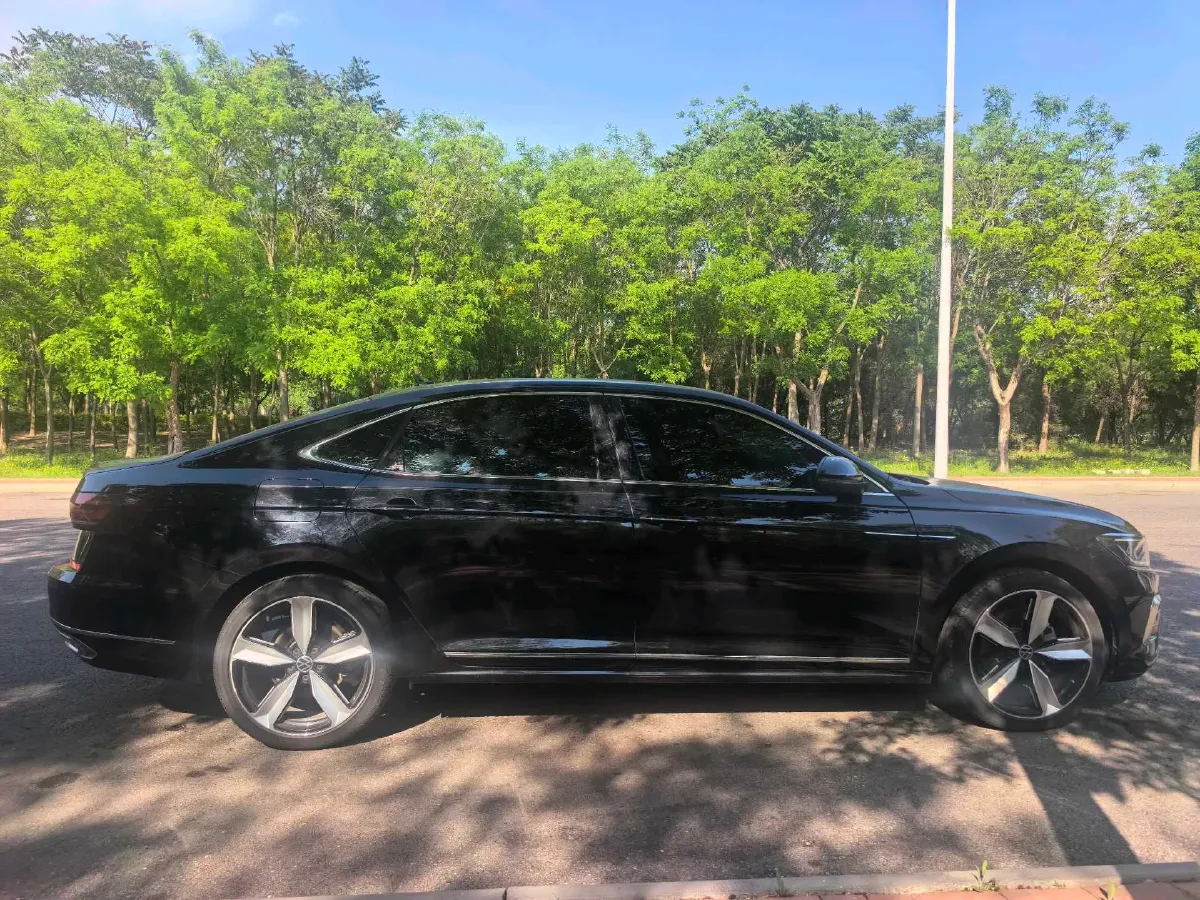 2023 Volkswagen Passat 2.0T 220HP L4 7DCT,autocango,china used car exporter,china ev exporter,chinese used car exporter,chinese used ev exporter
