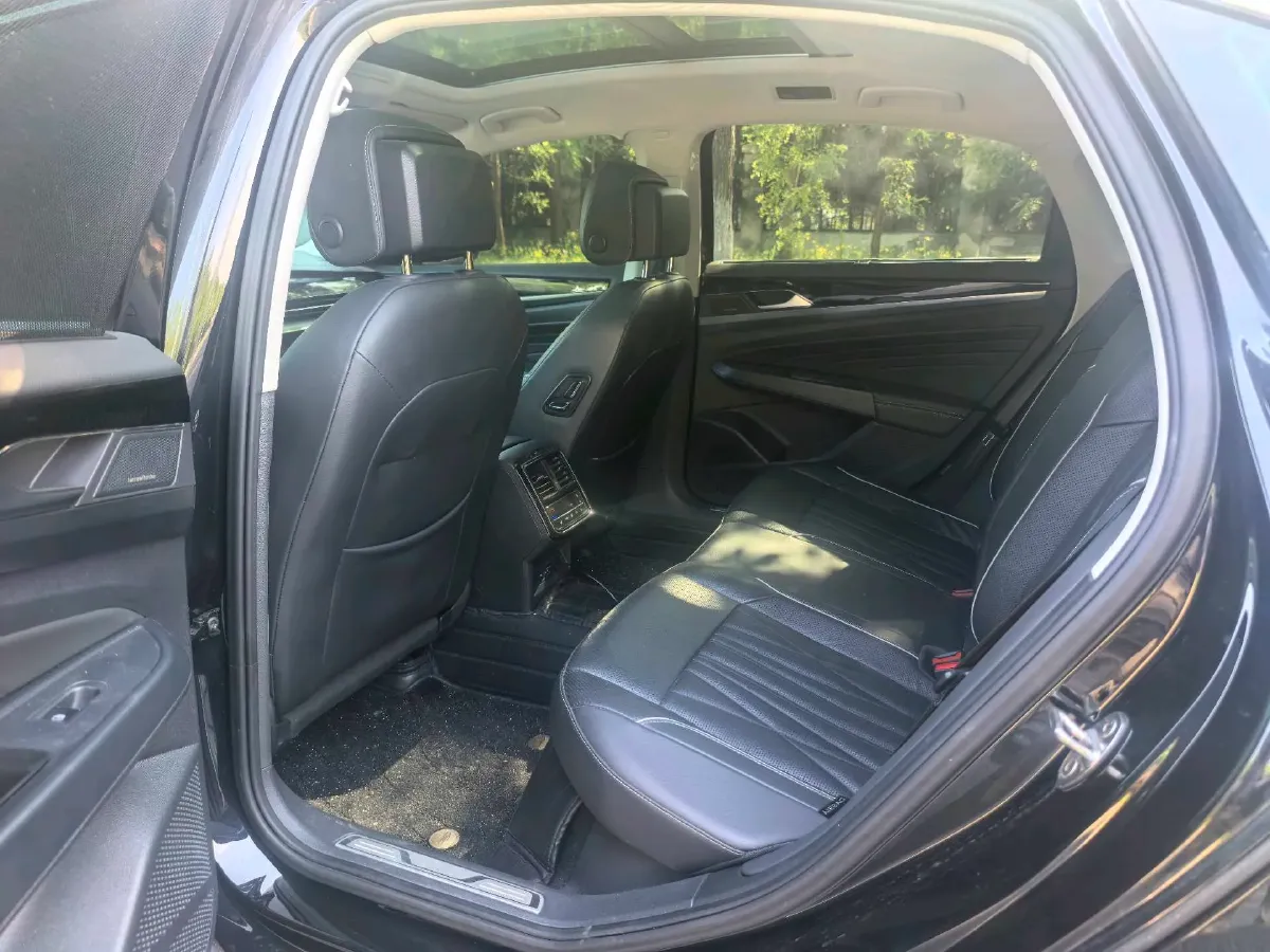 2023 Volkswagen Passat 2.0T 220HP L4 7DCT,autocango,china used car exporter,china ev exporter,chinese used car exporter,chinese used ev exporter