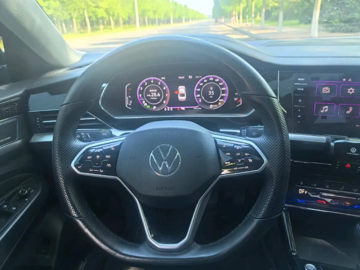 2023 Volkswagen Passat 2.0T 220HP L4 7DCT,autocango,china used car exporter,china ev exporter,chinese used car exporter,chinese used ev exporter