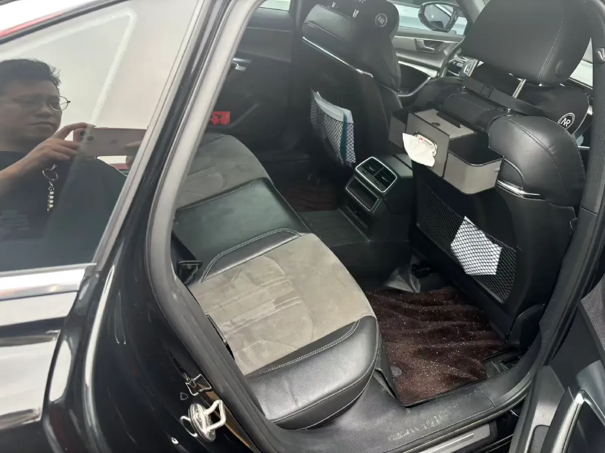 2021 Audi A6L 2.0T 190HP L4 7DCT,autocango,china used car exporter,china ev exporter,chinese used car exporter,chinese used ev exporter