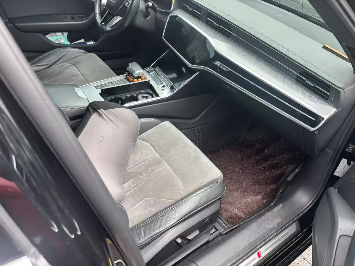 2021 Audi A6L 2.0T 190HP L4 7DCT,autocango,china used car exporter,china ev exporter,chinese used car exporter,chinese used ev exporter