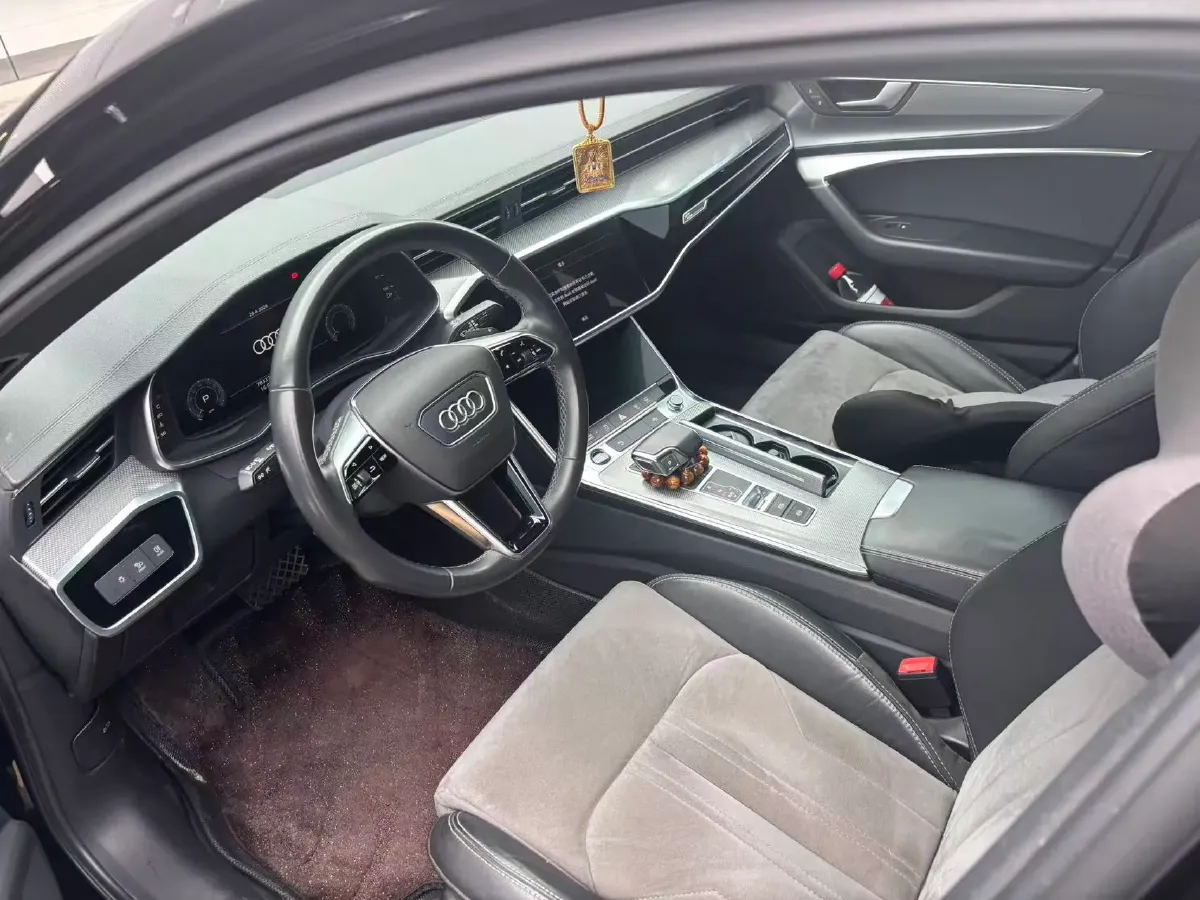 2021 Audi A6L 2.0T 190HP L4 7DCT,autocango,china used car exporter,china ev exporter,chinese used car exporter,chinese used ev exporter
