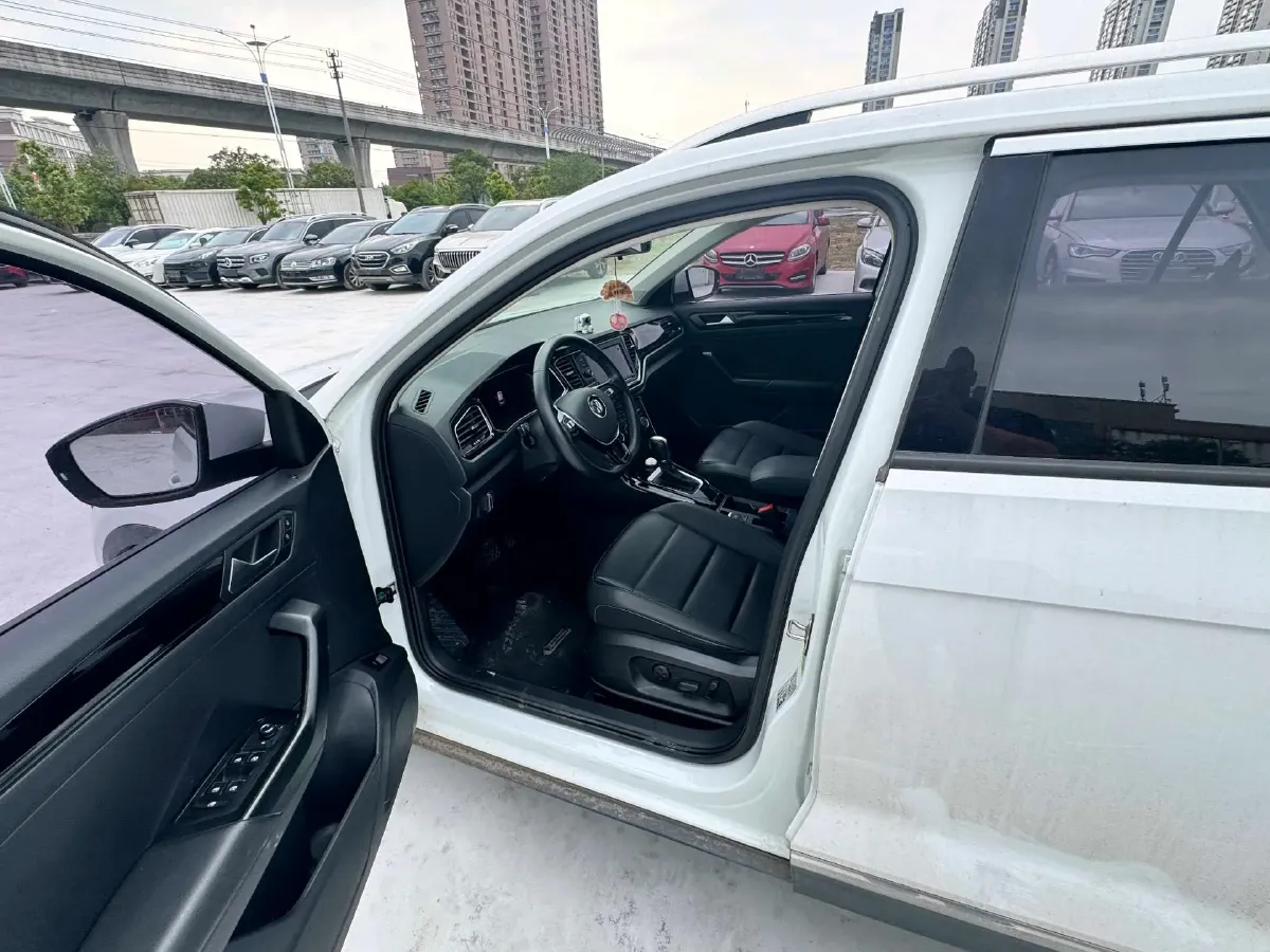 2019 Volkswagen T-Roc 1.4T 150HP L4 7DCT,autocango,china used car exporter,china ev exporter,chinese used car exporter,chinese used ev exporter