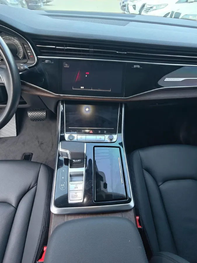 2021 Audi Q7 2.0T 245HP L4 8AT,autocango,china used car exporter,china ev exporter,chinese used car exporter,chinese used ev exporter