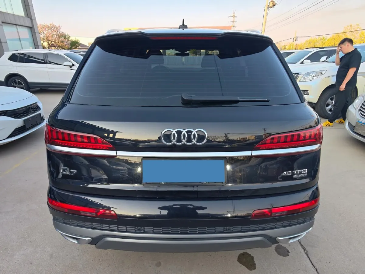 2021 Audi Q7 2.0T 245HP L4 8AT,autocango,china used car exporter,china ev exporter,chinese used car exporter,chinese used ev exporter