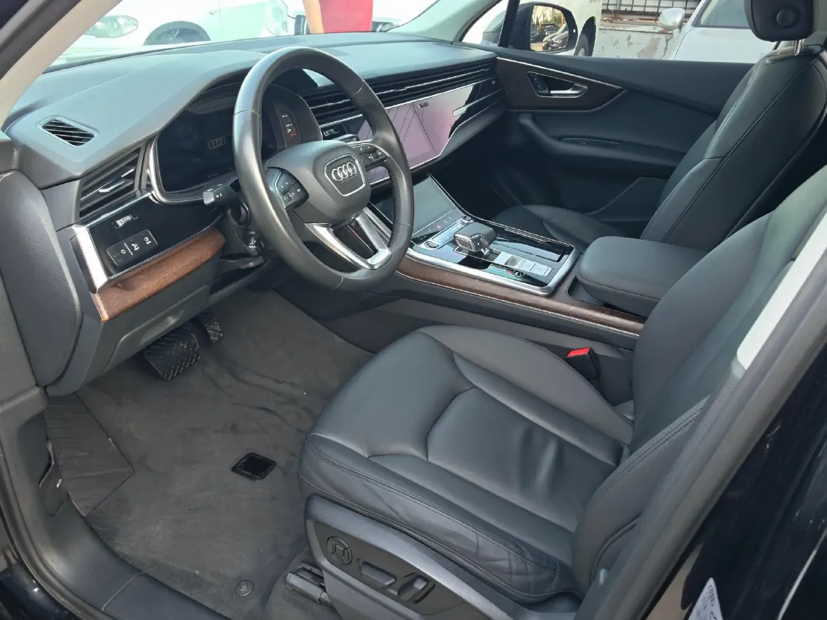 2021 Audi Q7 2.0T 245HP L4 8AT,autocango,china used car exporter,china ev exporter,chinese used car exporter,chinese used ev exporter