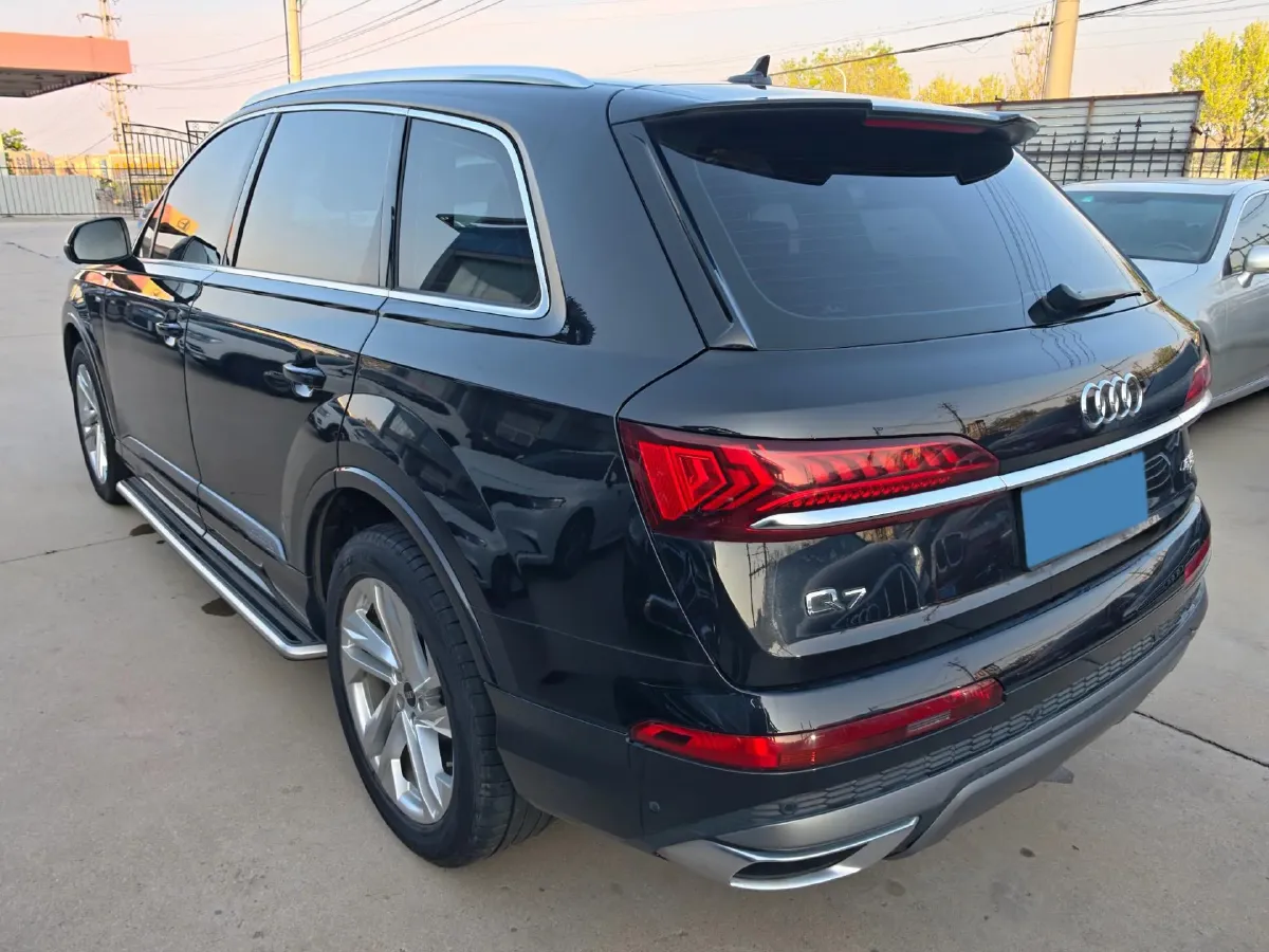 2021 Audi Q7 2.0T 245HP L4 8AT,autocango,china used car exporter,china ev exporter,chinese used car exporter,chinese used ev exporter