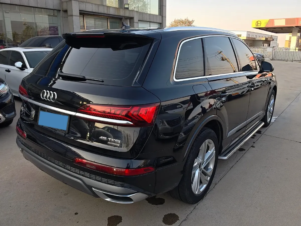 2021 Audi Q7 2.0T 245HP L4 8AT,autocango,china used car exporter,china ev exporter,chinese used car exporter,chinese used ev exporter