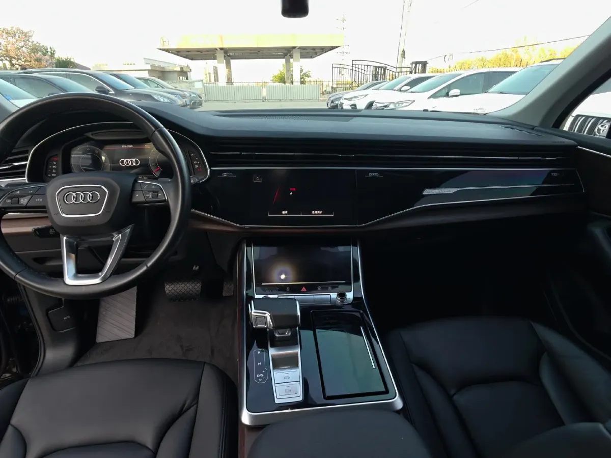 2021 Audi Q7 2.0T 245HP L4 8AT,autocango,china used car exporter,china ev exporter,chinese used car exporter,chinese used ev exporter