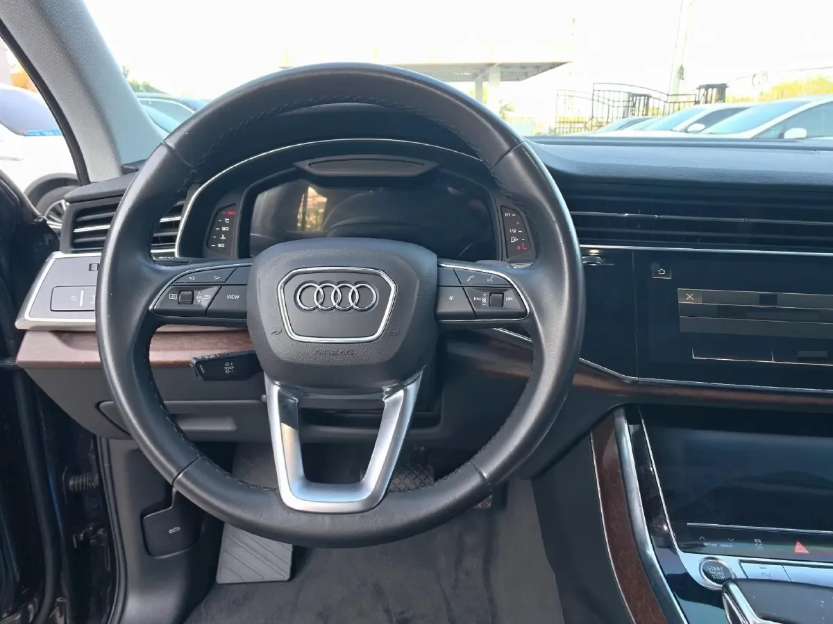 2021 Audi Q7 2.0T 245HP L4 8AT,autocango,china used car exporter,china ev exporter,chinese used car exporter,chinese used ev exporter
