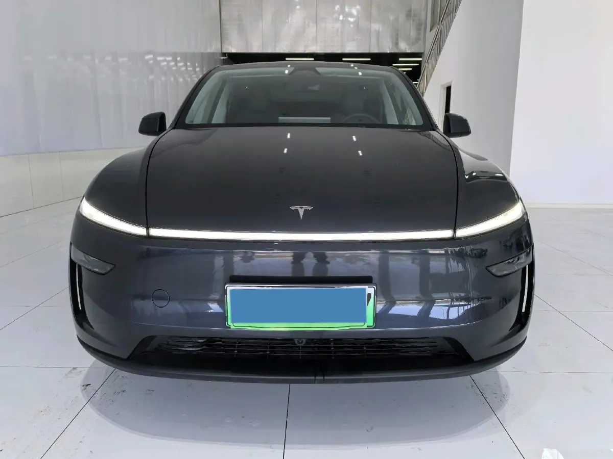 2025 Tesla Model Y BEV 62.5KWH,autocango,china used car exporter,china ev exporter,chinese used car exporter,chinese used ev exporter