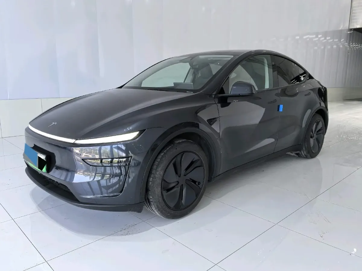 2025 Tesla Model Y BEV 62.5KWH,autocango,china used car exporter,china ev exporter,chinese used car exporter,chinese used ev exporter