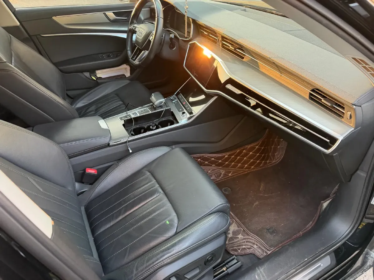 2022 Audi A6L 2.0T 224HP L4 7DCT,autocango,china used car exporter,china ev exporter,chinese used car exporter,chinese used ev exporter