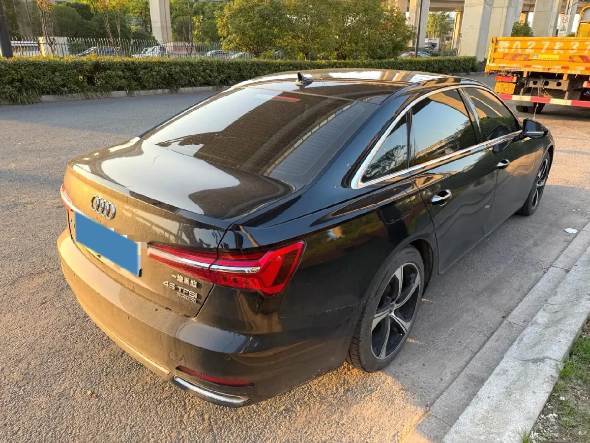 2022 Audi A6L 2.0T 224HP L4 7DCT,autocango,china used car exporter,china ev exporter,chinese used car exporter,chinese used ev exporter