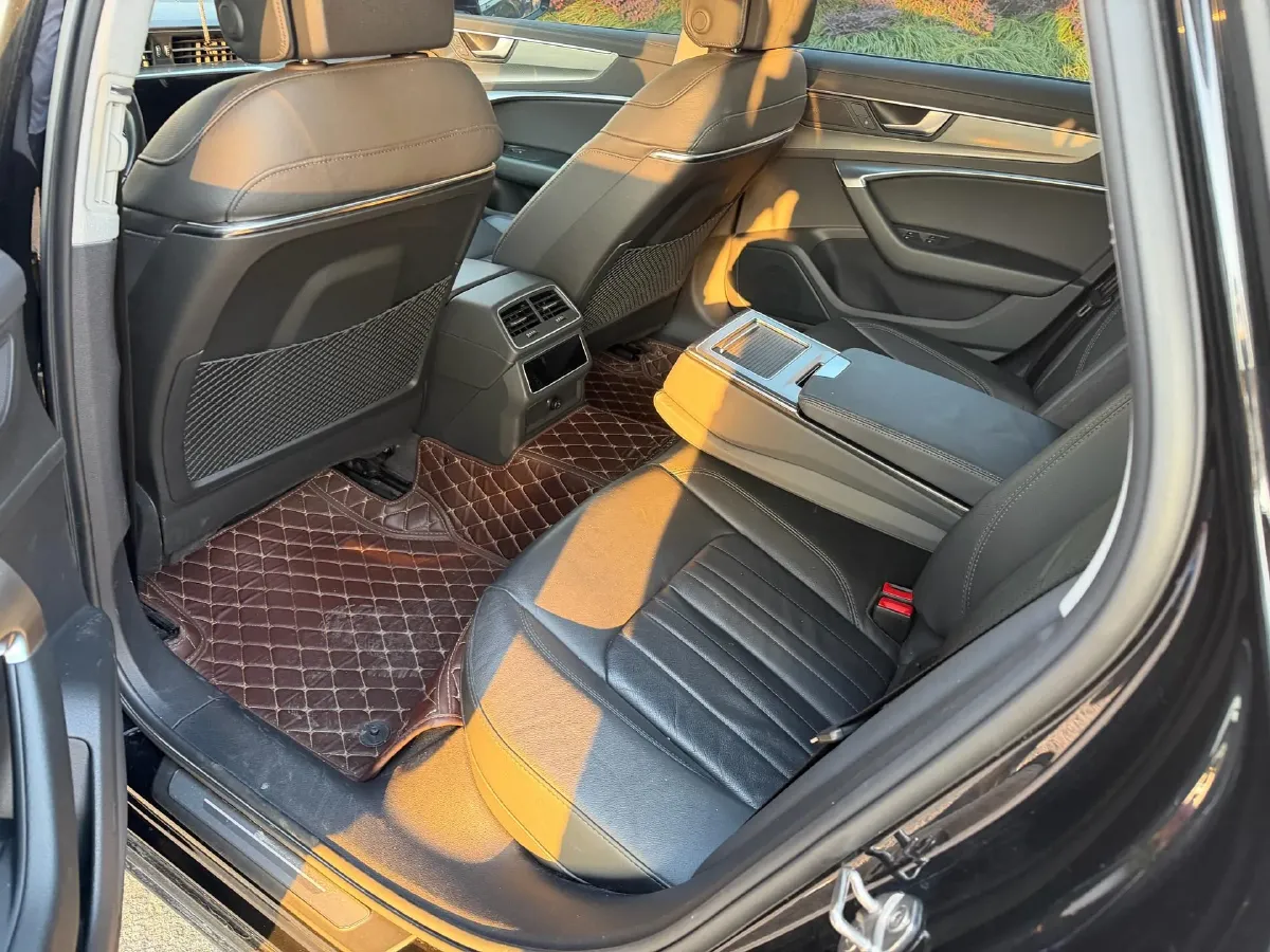 2022 Audi A6L 2.0T 224HP L4 7DCT,autocango,china used car exporter,china ev exporter,chinese used car exporter,chinese used ev exporter