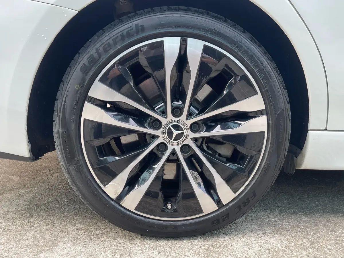 2023 Mercedes-Benz C Class 2.0T 204HP L4 9AT PHEV 25.4KWH,autocango,china used car exporter,china ev exporter,chinese used car exporter,chinese used ev exporter