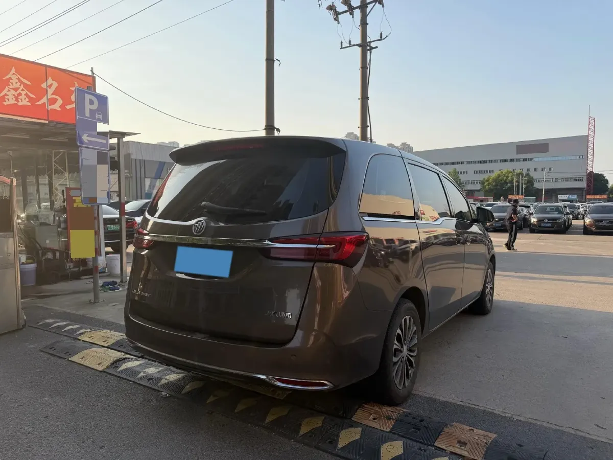 2021 Buick GL8 2.0T 237HP L4 9AT,autocango,china used car exporter,china ev exporter,chinese used car exporter,chinese used ev exporter