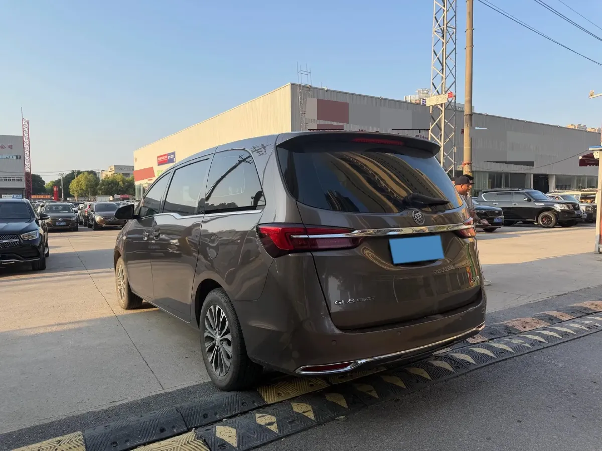 2021 Buick GL8 2.0T 237HP L4 9AT,autocango,china used car exporter,china ev exporter,chinese used car exporter,chinese used ev exporter