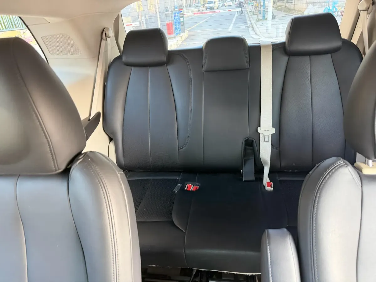 2021 Buick GL8 2.0T 237HP L4 9AT,autocango,china used car exporter,china ev exporter,chinese used car exporter,chinese used ev exporter