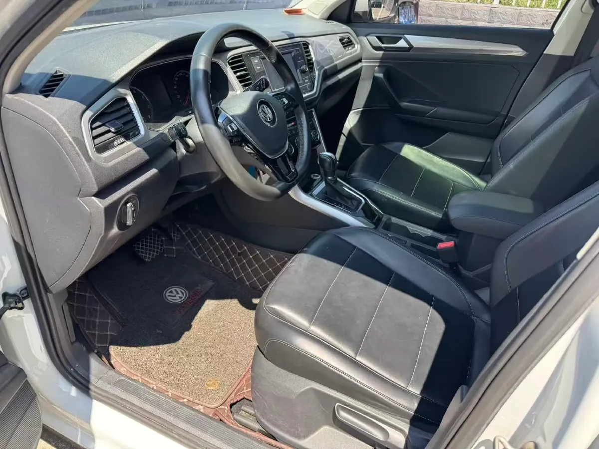 2020 Volkswagen T-Roc 1.4T 150HP L4 7DCT,autocango,china used car exporter,china ev exporter,chinese used car exporter,chinese used ev exporter