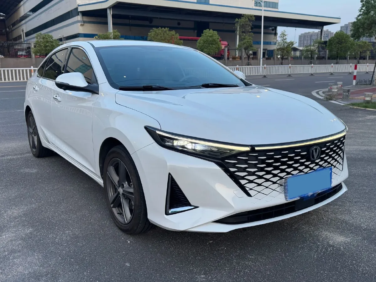 2023 ChangAn Raeton Plus 1.5T 188HP L4 7DCT,autocango,china used car exporter,china ev exporter,chinese used car exporter,chinese used ev exporter