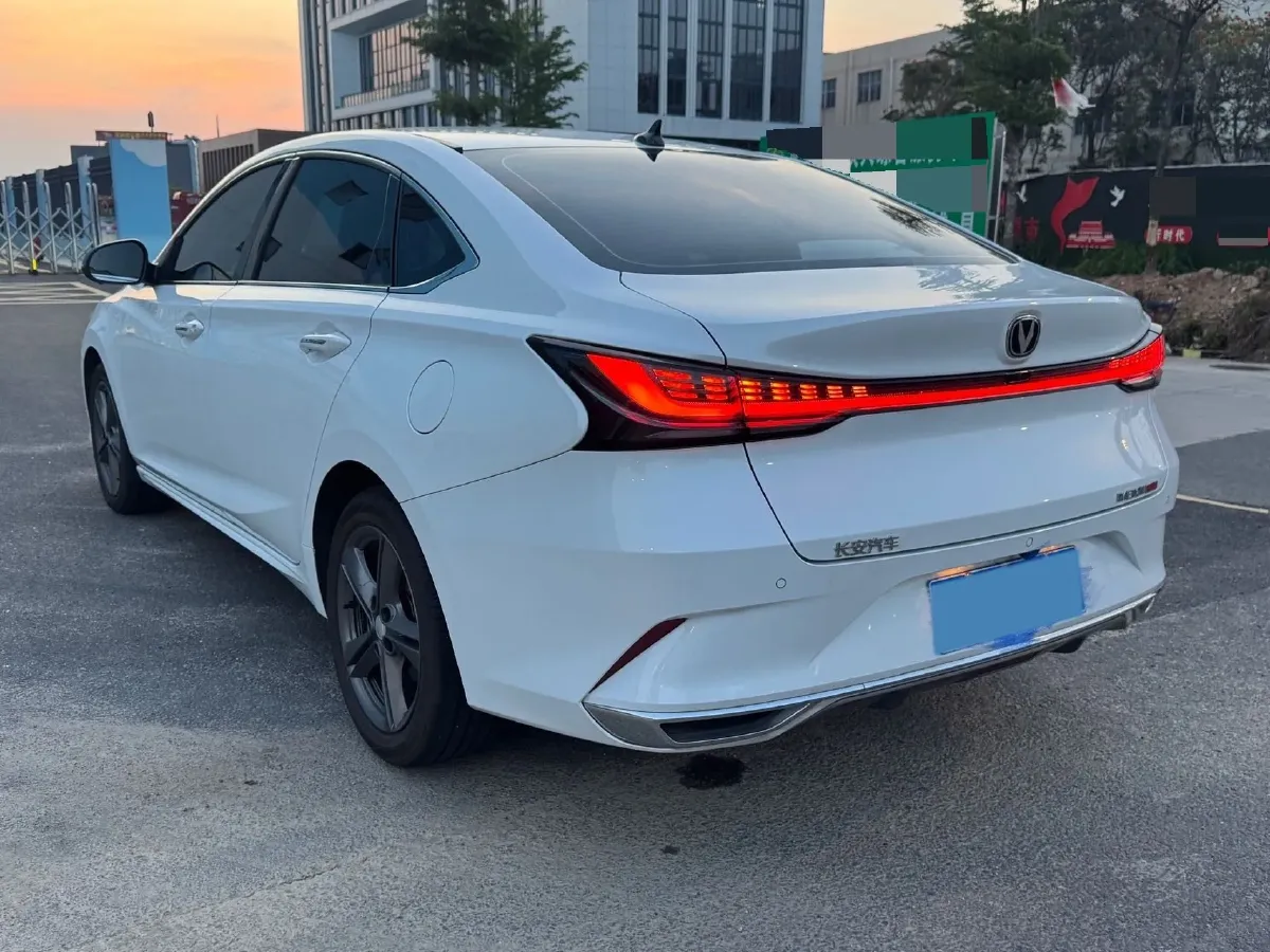 2023 ChangAn Raeton Plus 1.5T 188HP L4 7DCT,autocango,china used car exporter,china ev exporter,chinese used car exporter,chinese used ev exporter