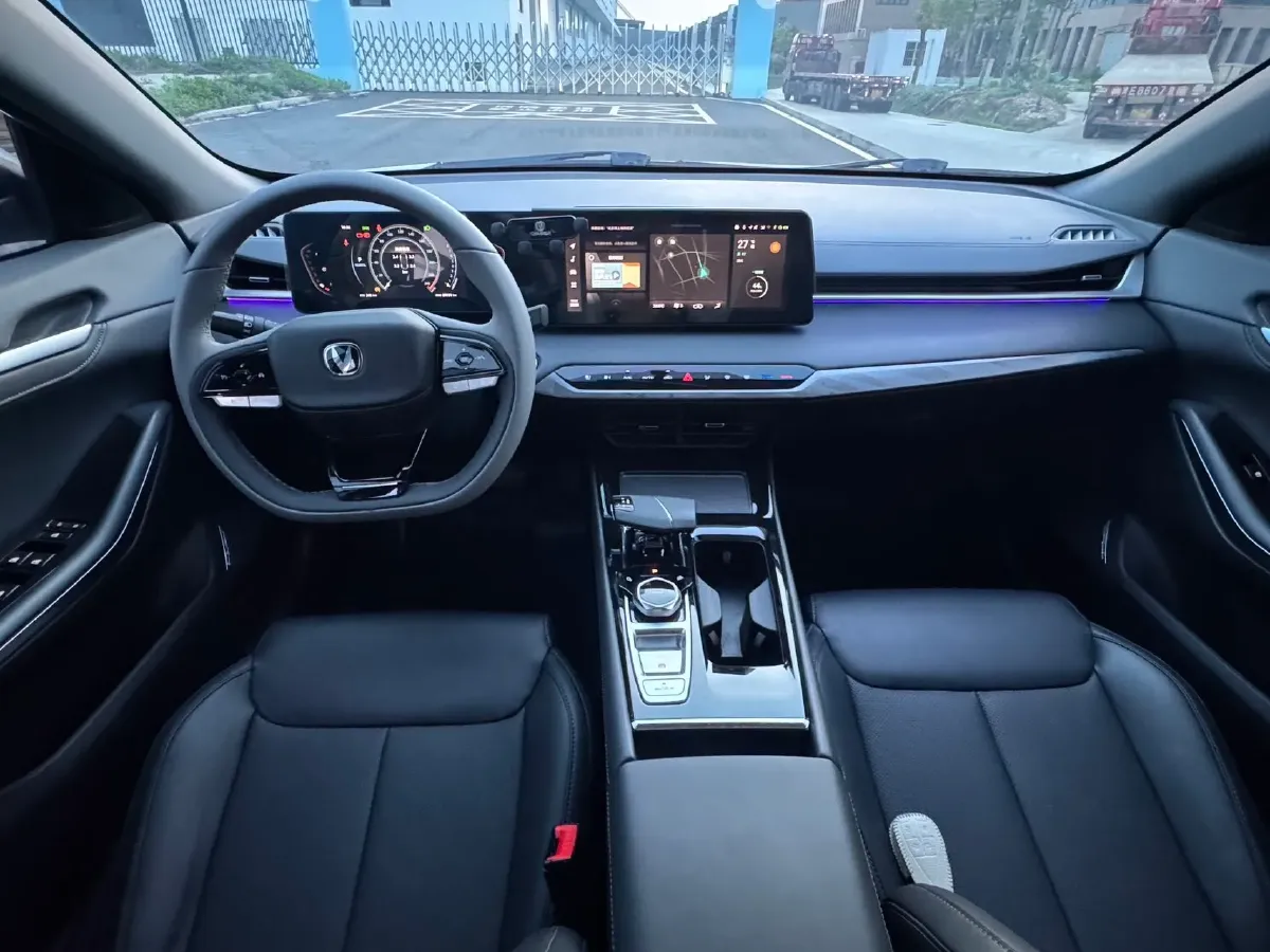 2023 ChangAn Raeton Plus 1.5T 188HP L4 7DCT,autocango,china used car exporter,china ev exporter,chinese used car exporter,chinese used ev exporter