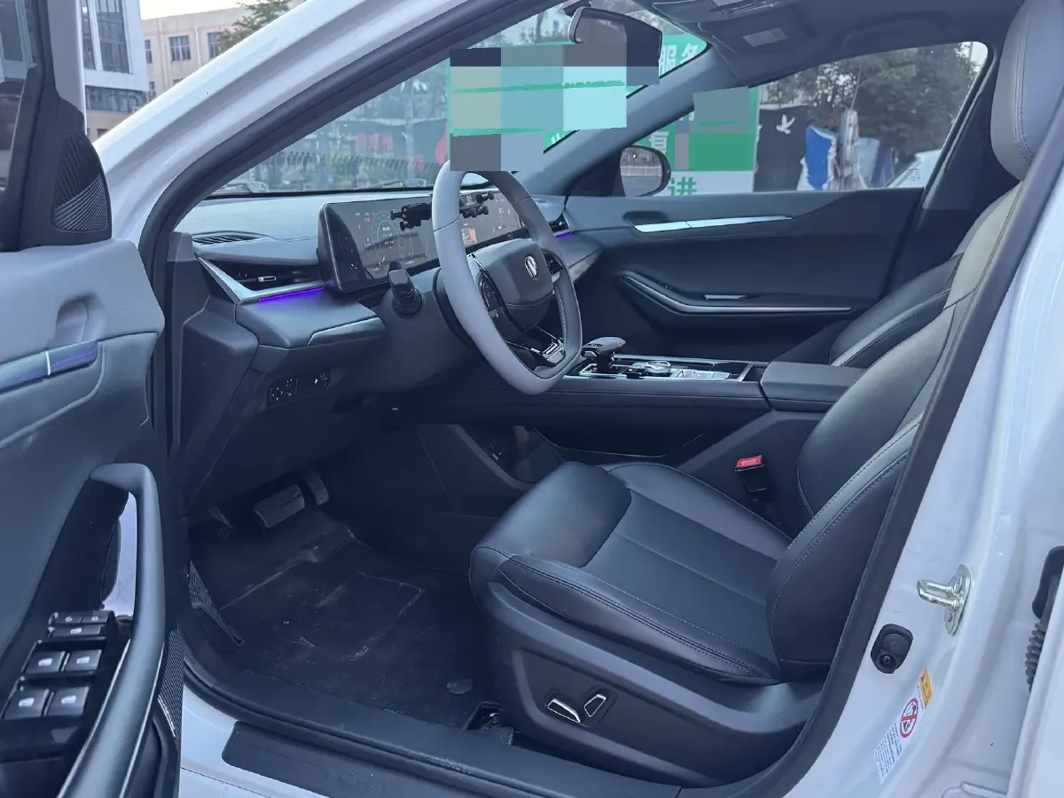 2023 ChangAn Raeton Plus 1.5T 188HP L4 7DCT,autocango,china used car exporter,china ev exporter,chinese used car exporter,chinese used ev exporter