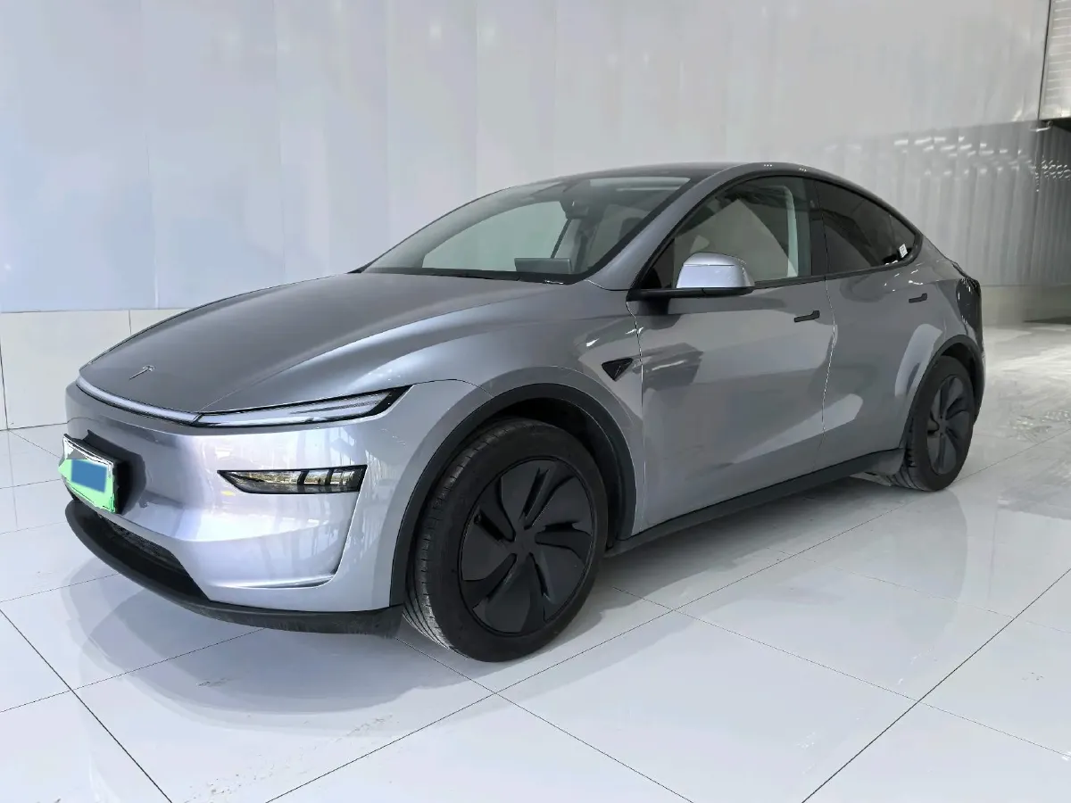 2025 Tesla Model Y BEV 62.5KWH,autocango,china used car exporter,china ev exporter,chinese used car exporter,chinese used ev exporter