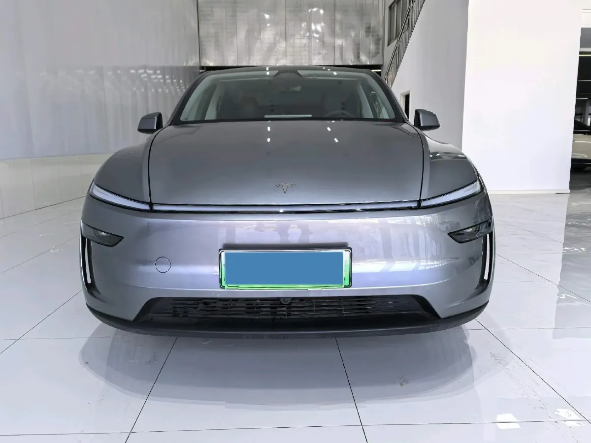 2025 Tesla Model Y BEV 62.5KWH,autocango,china used car exporter,china ev exporter,chinese used car exporter,chinese used ev exporter